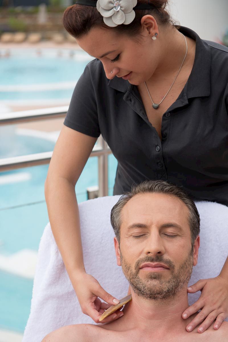 Kisssalis Gesichtbehnadlung Men Terasse