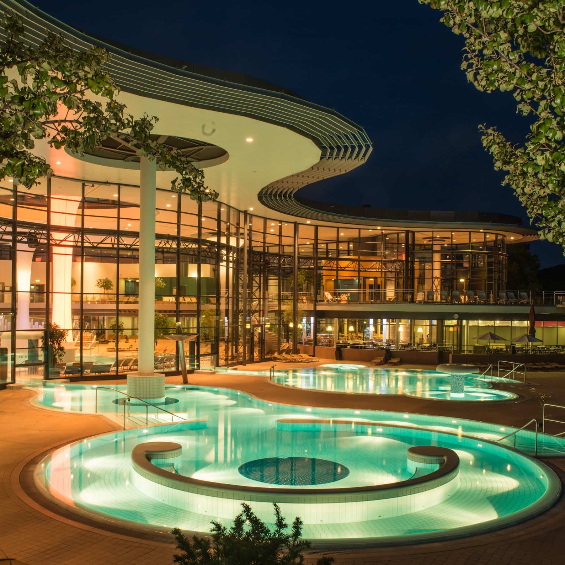 Kisssalis Aussenainsicht Nacht 2