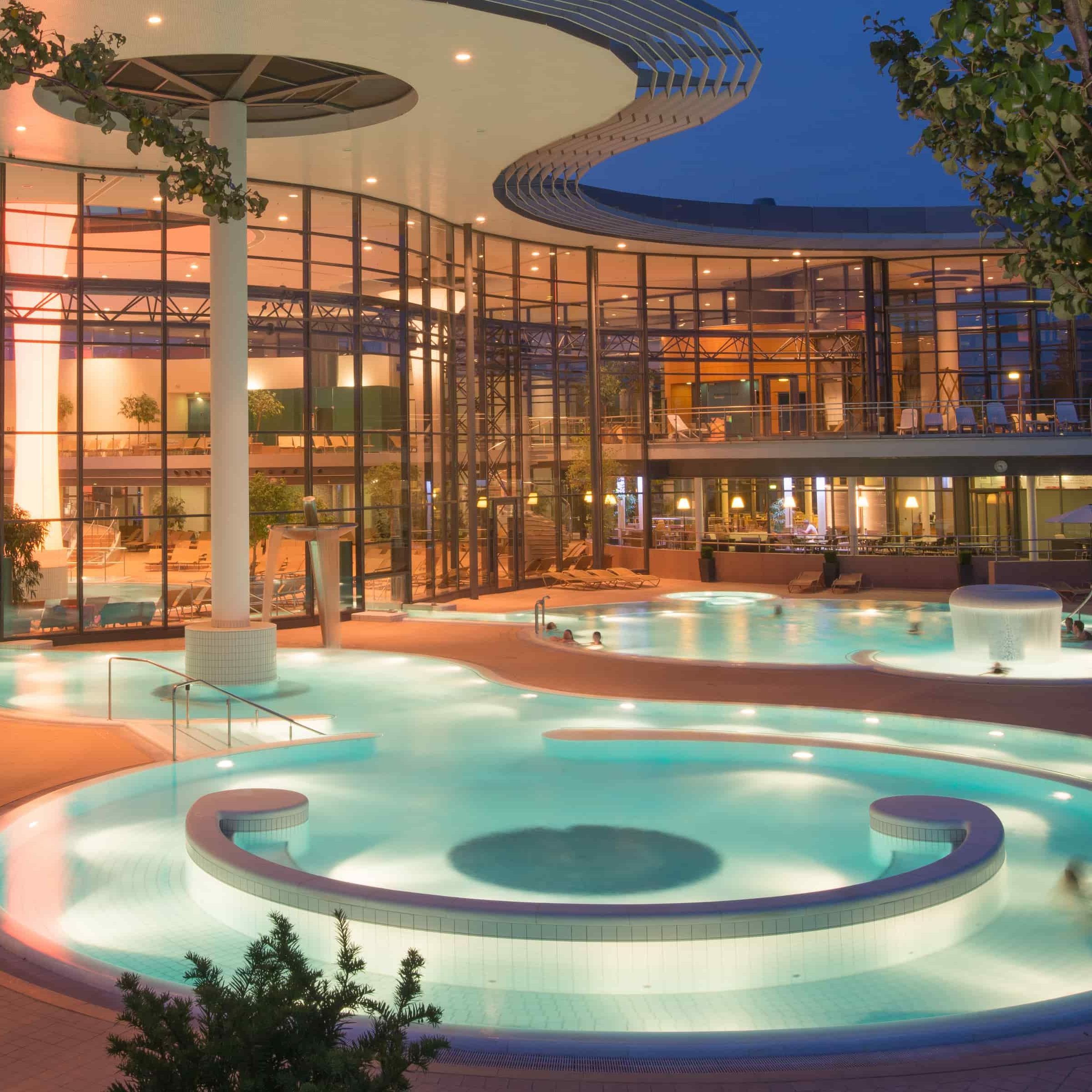 Kisssalis Aussenansicht Nacht