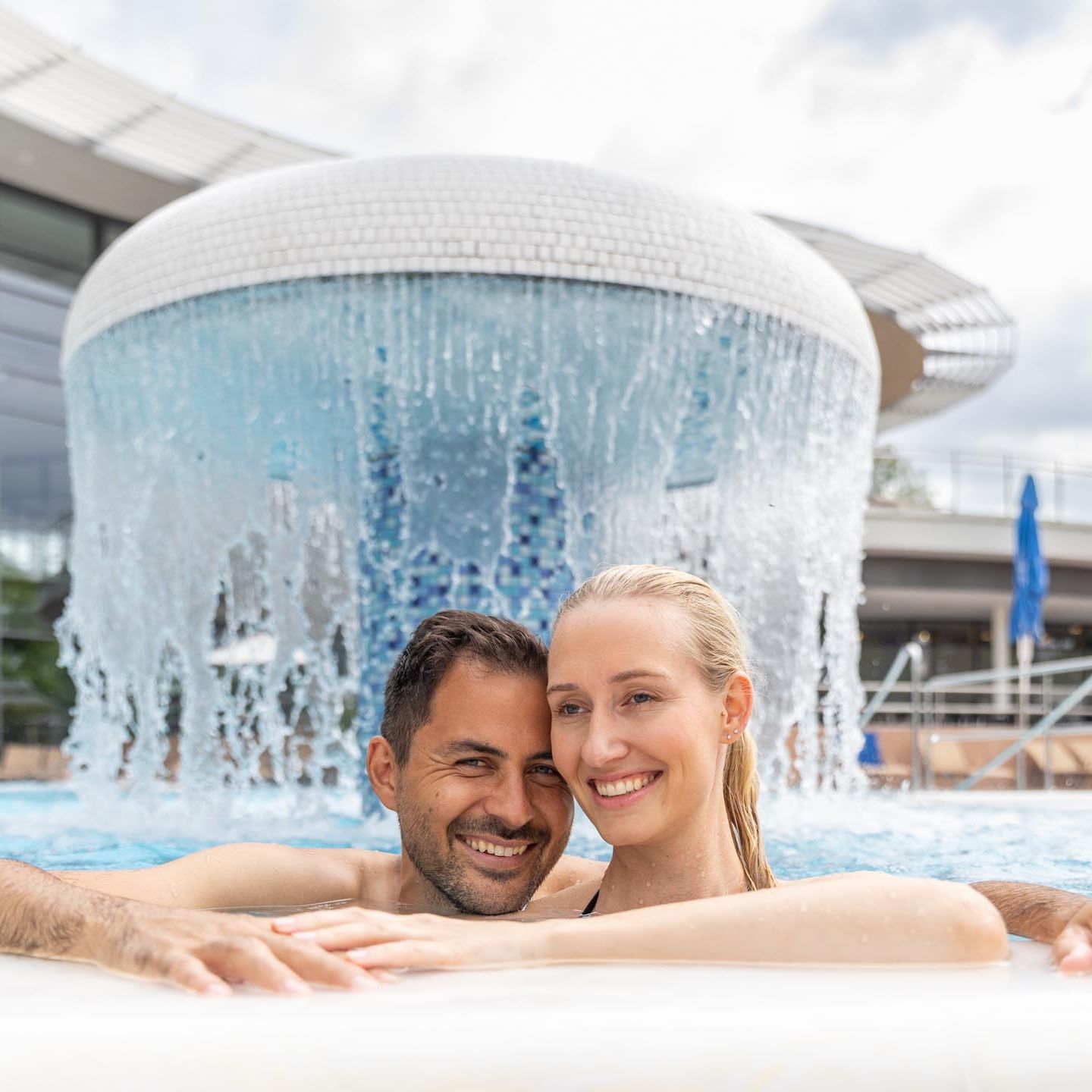 Kisssalis Aussenbecken Paar Sommer08