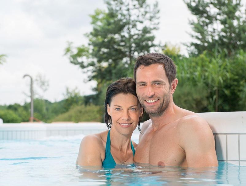 Kisssalis Aussenbecken Paar Stroemungskanal