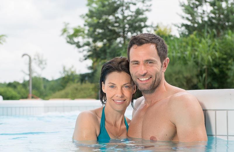 Kisssalis Aussenbecken Paar Stroemungskanal