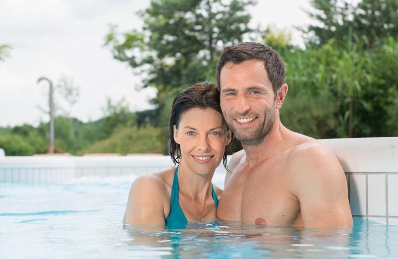 Kisssalis Aussenbecken Paar Stroemungskanal