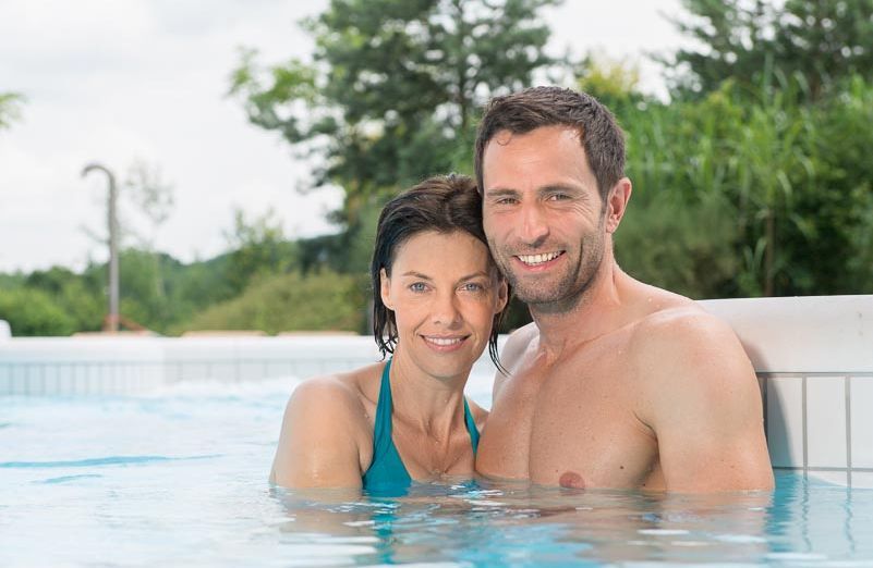 Kisssalis Aussenbecken Paar Stroemungskanal