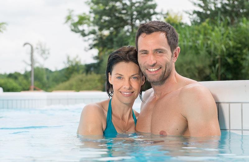 Kisssalis Aussenbecken Paar Stroemungskanal