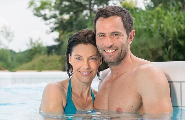 Kisssalis Aussenbecken Paar Stroemungskanal