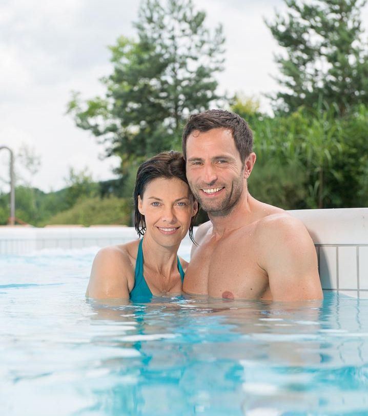 Kisssalis Aussenbecken Paar Stroemungskanal