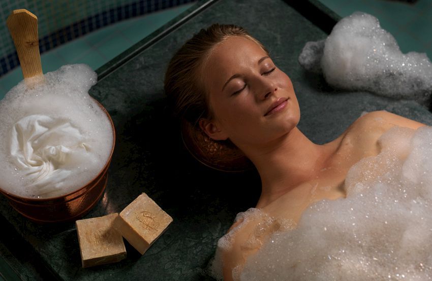 Kisssalis Hamam Seifenschaum Frau