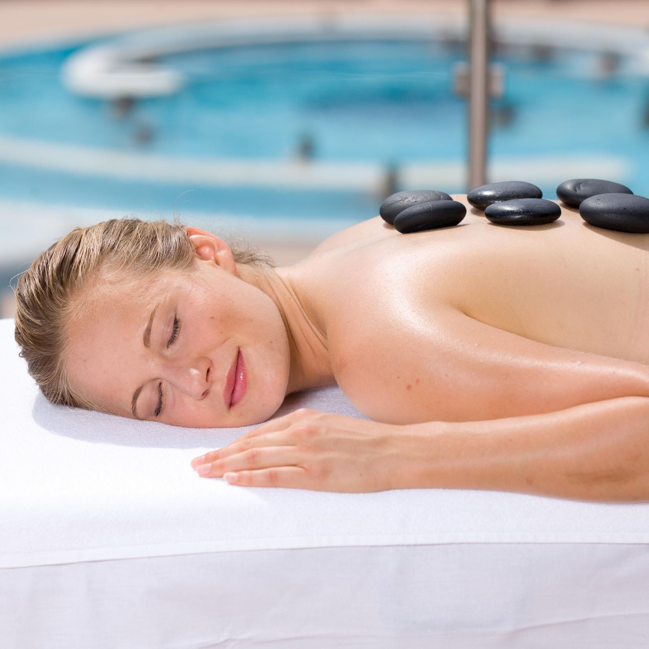 Kisssalis Hotstonemassage Terrasse