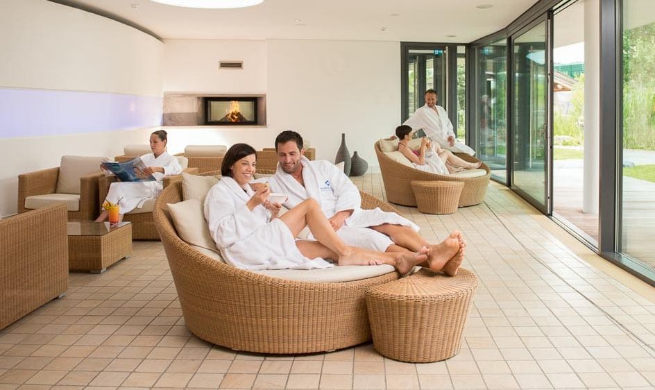 Kisssalis Loungeberich Sauna Paar