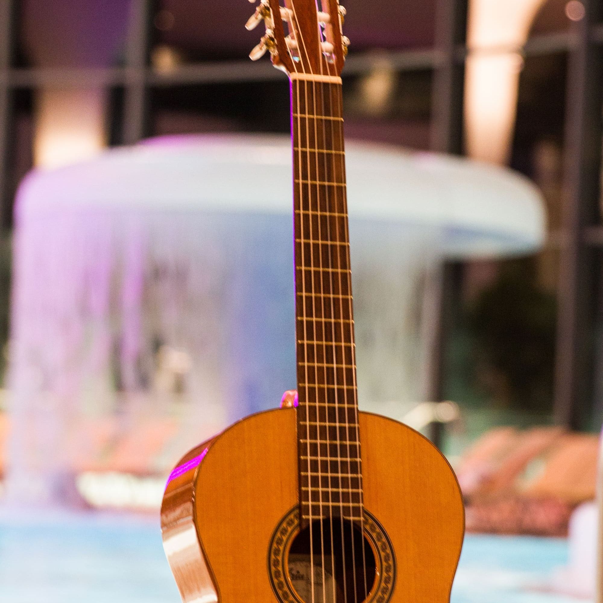 Kisssalis Musicnights Gitarre Hoch