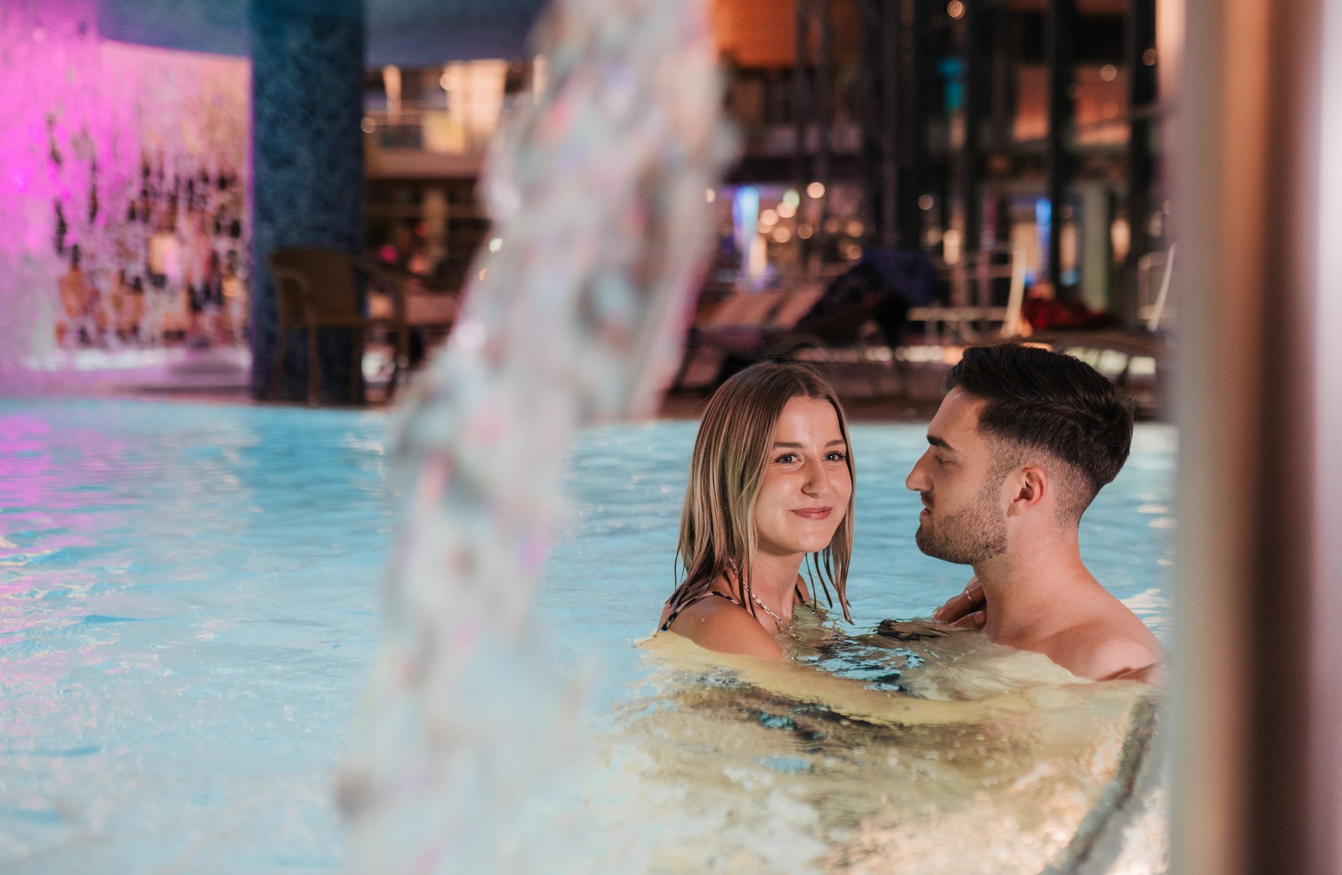 Kisssalis Paar Innenbecken 01