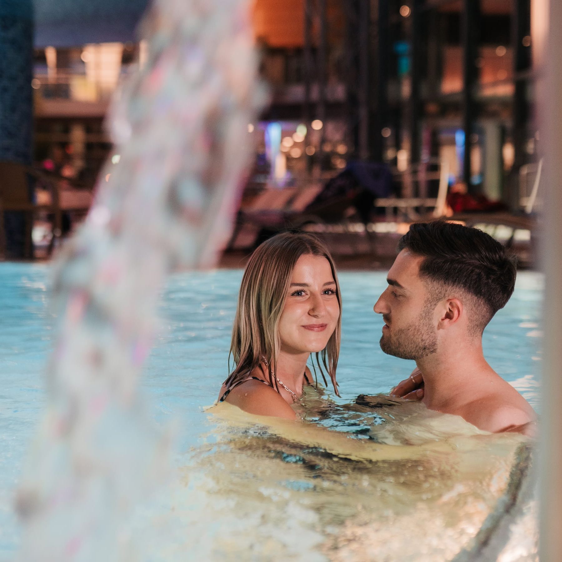 Kisssalis Paar Innenbecken 01