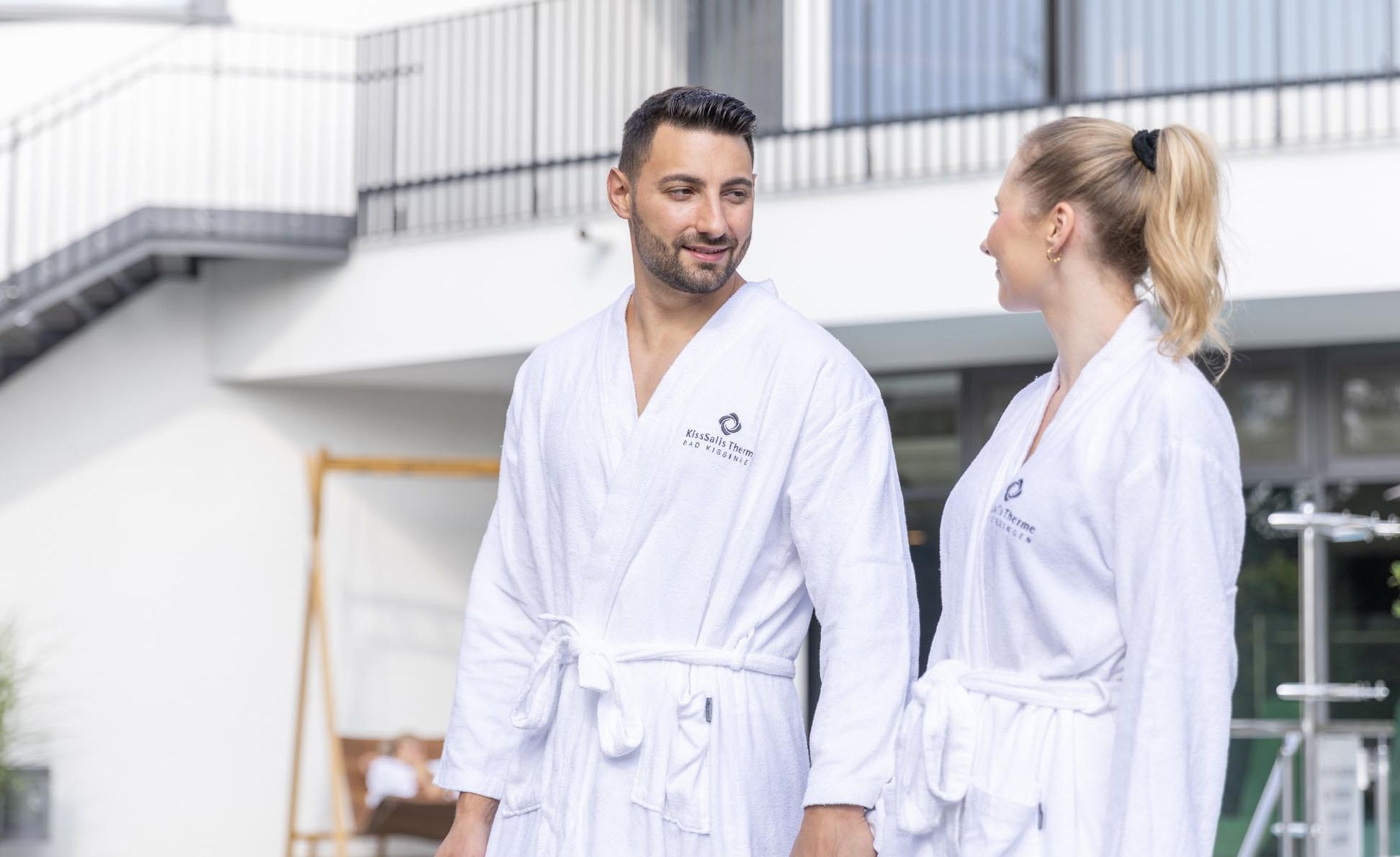 Kisssalis Saunagarten Becken Paar04