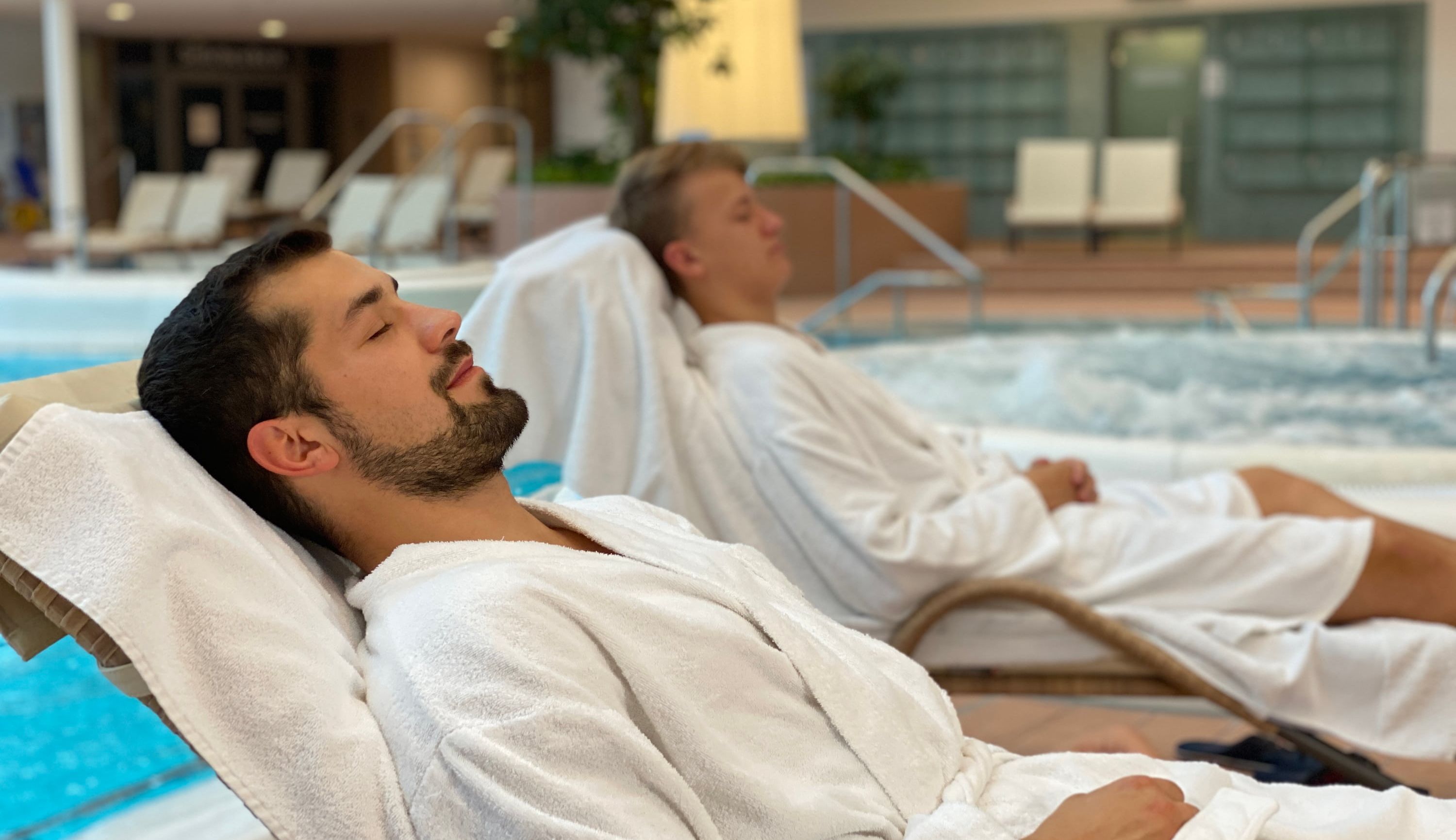 Kisssalis Therme Maenner Bademantel