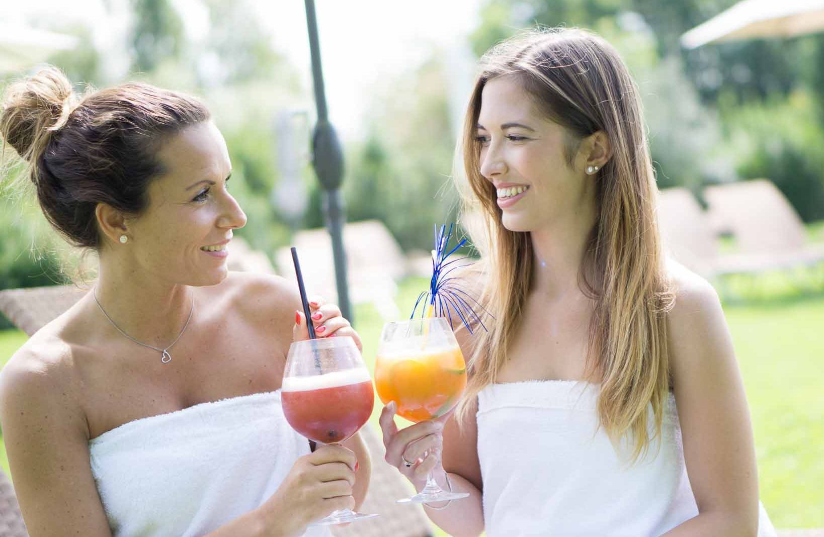 Kisssalis Thermenwiese Maedels Cocktails